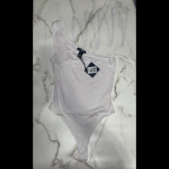 Charlotte Russe | White one shoulder bodysuit - Picture 3 of 4